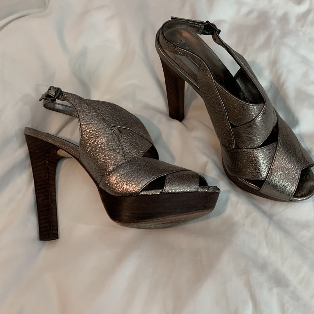 BCBG high heeled platform shoes size 7 shoes